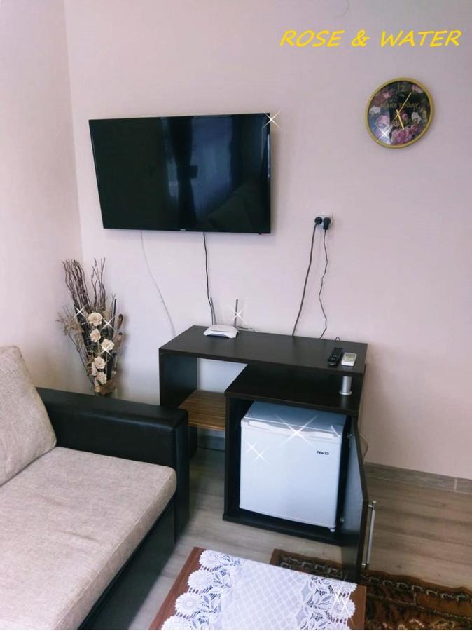 Rose & Water Guest House พาเวลบันยา ภายนอก รูปภาพ