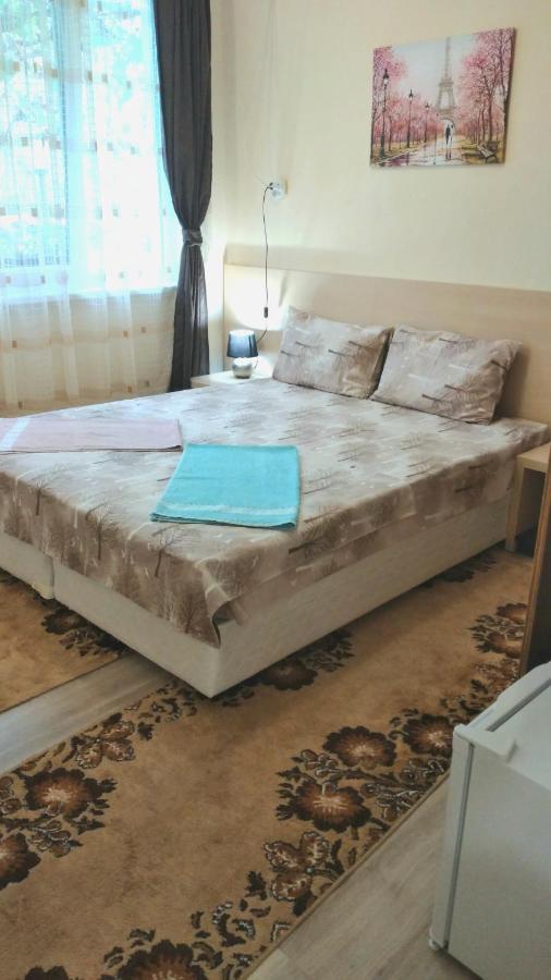 Rose & Water Guest House พาเวลบันยา ภายนอก รูปภาพ